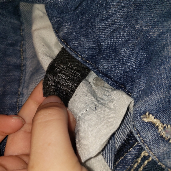 High rise shorts - Picture 2 of 4